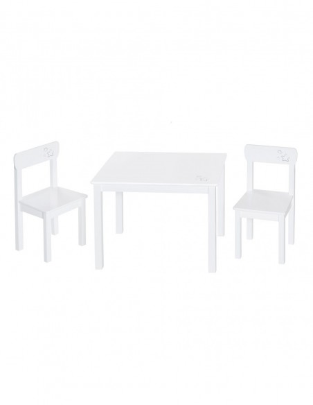 roba stół i dwa krzesła W domu