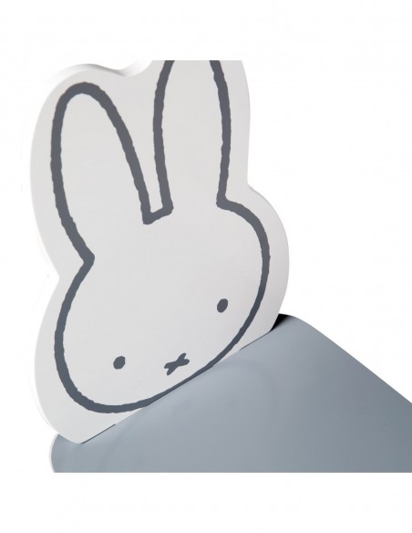 roba stół i dwa krzesła W domu