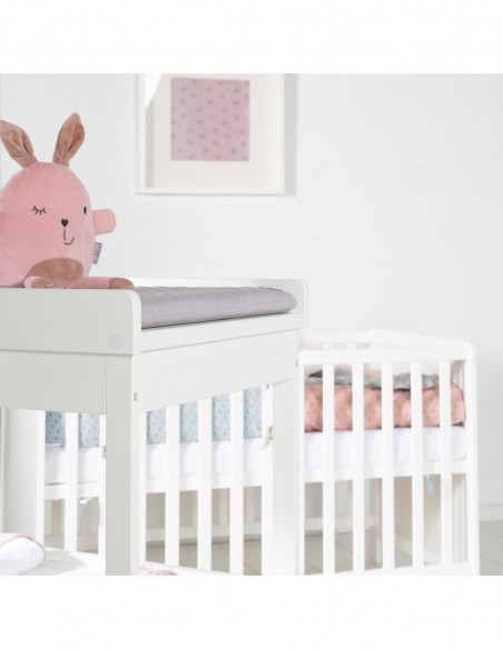 roba komoda, z matą W domu