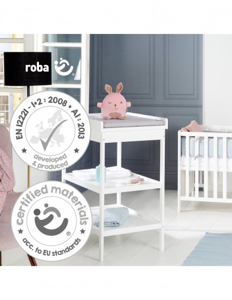 roba komoda, z matą W domu